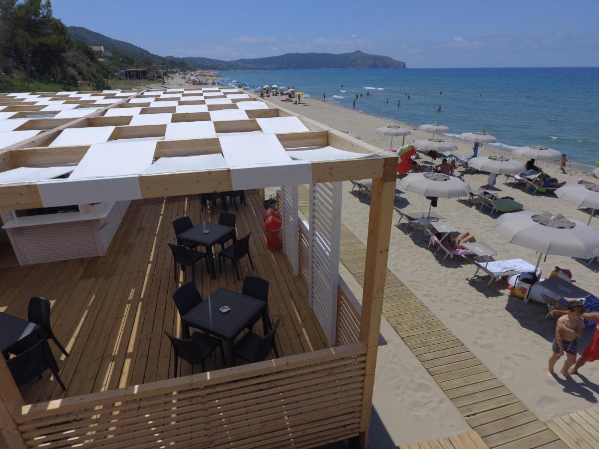 Residence Le Palme - Appartamenti Sul Mare - Spiaggia Tra Palinuro E Caprioli Пискиота Екстериор снимка